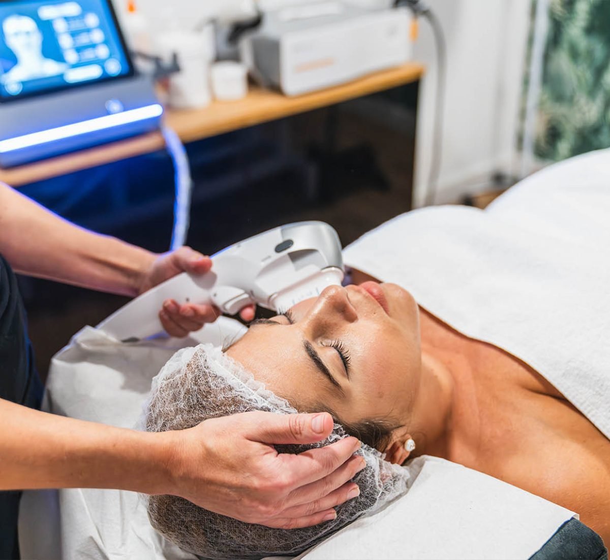 HIFU Skin Tightening